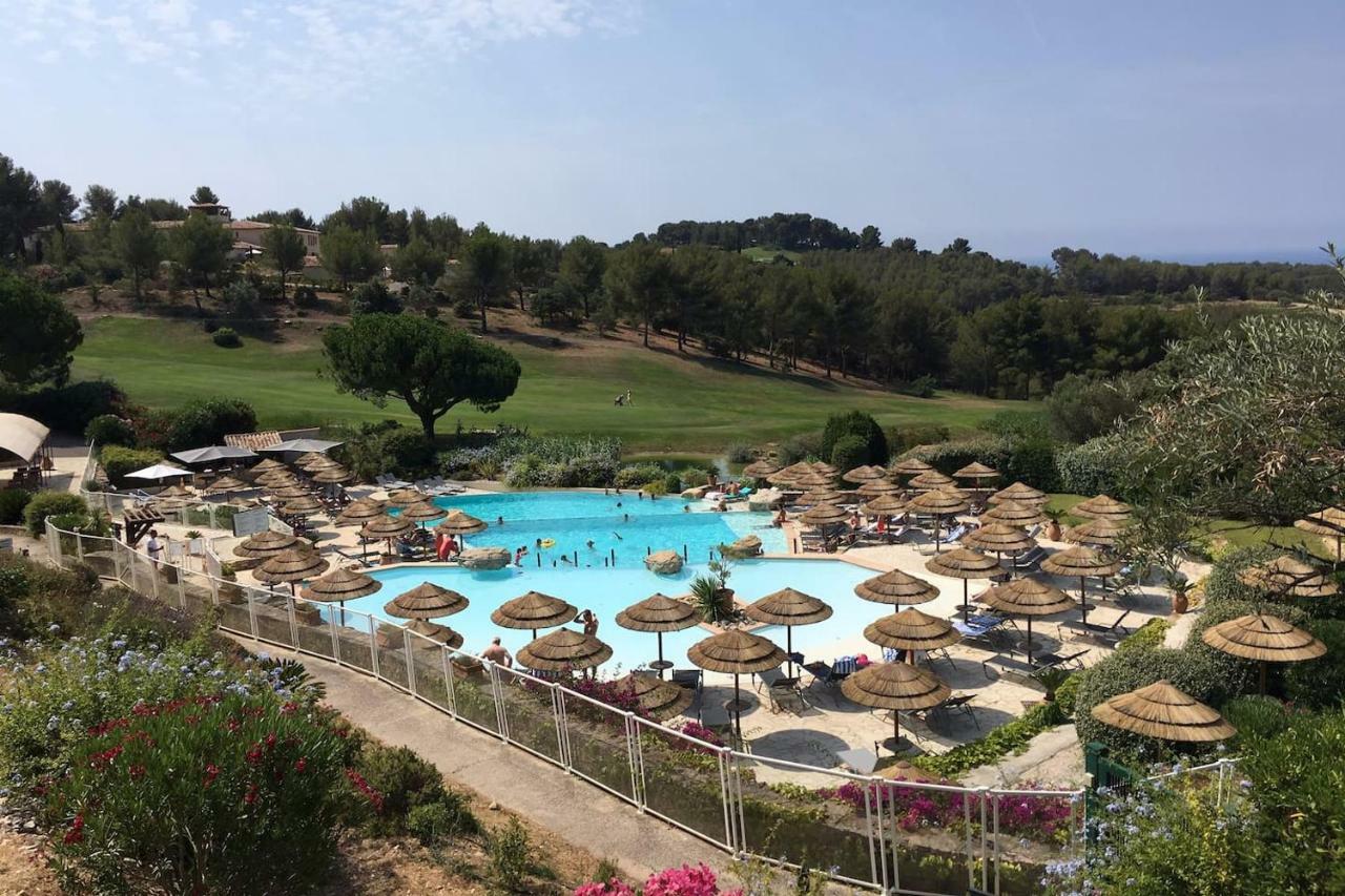 Hameau Des Amandiers-Vue Mer & Golf 滨海圣西尔 外观 照片