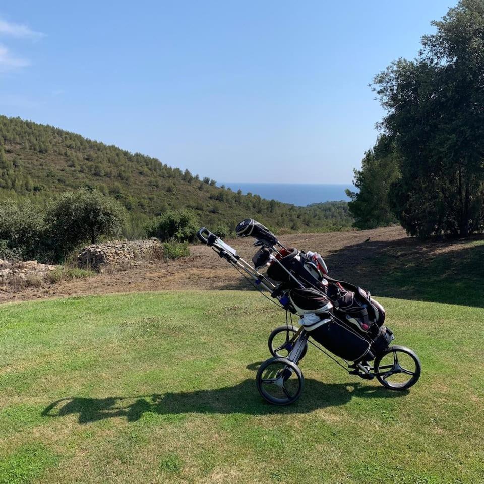 Hameau Des Amandiers-Vue Mer & Golf 滨海圣西尔 外观 照片